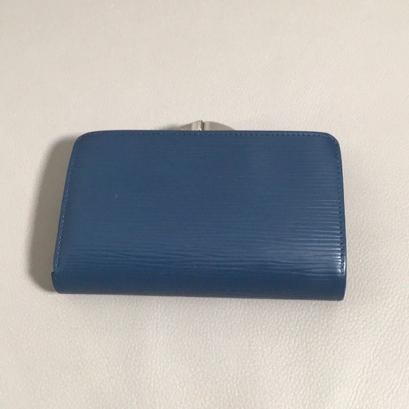 LOUIE VUITTON Vintage Epi Kisslock Compact Wallet Blue Good Condition - Picture 4 of 16